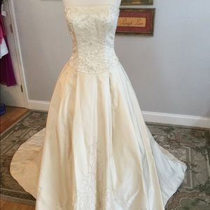 Roma Bridal Gown